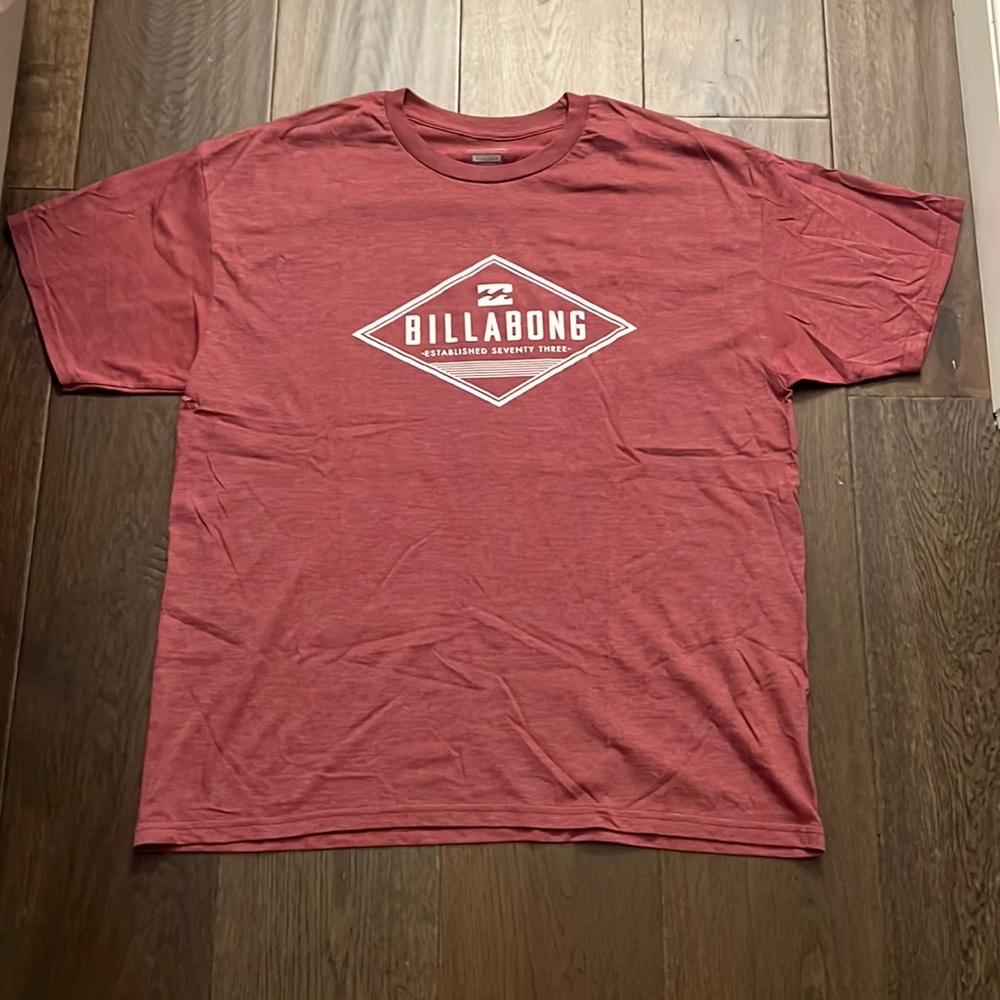men’s maroon billabong t-shirt